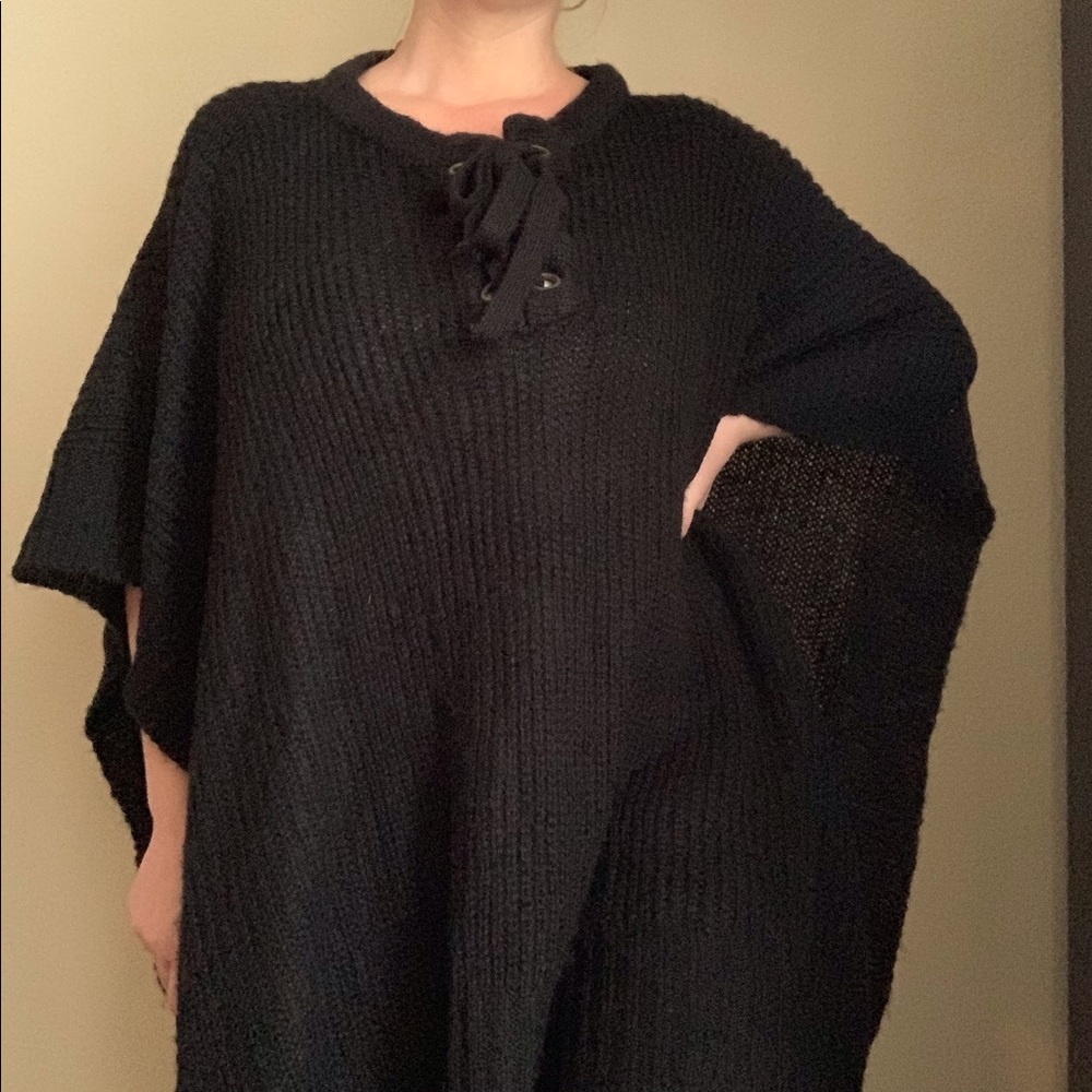 VINTAGE Black Sweater Cape